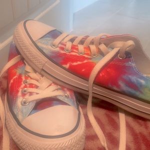 Tye dye Converse